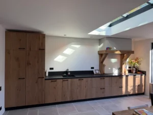 Moderne keuken in massief eiken