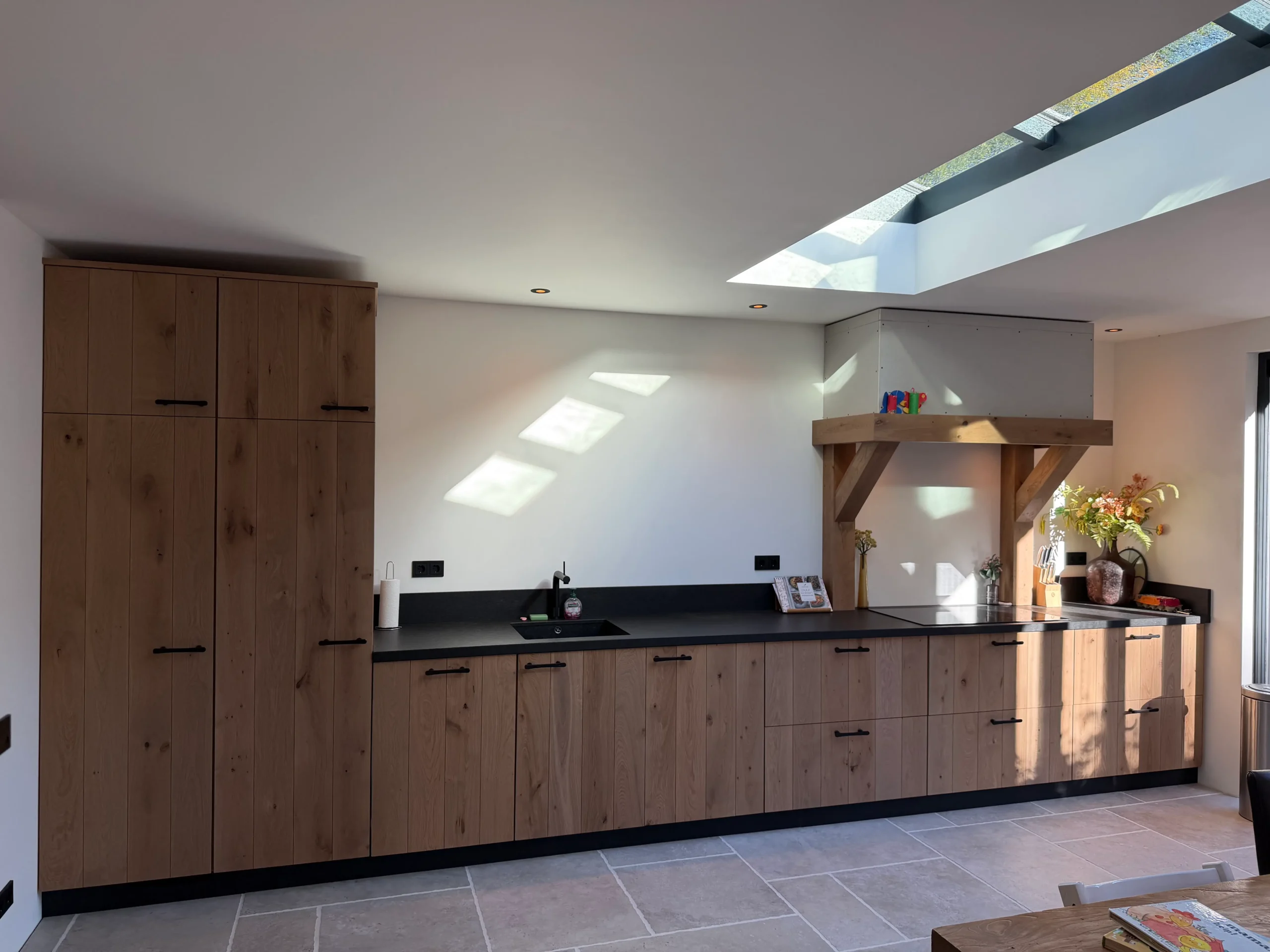 Moderne keuken in massief eiken