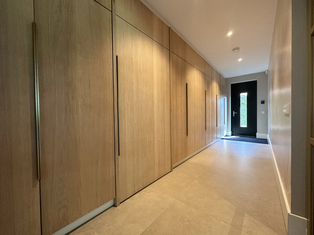 Houten kastenwand op maat